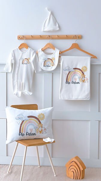 %100 Pamuk Isme Özel Isimli 6lı Hastane Çıkışı Tulum Set Gökkuşağı ve Sevimli Hayvanlar