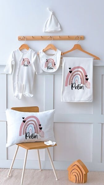 %100 Pamuk Isme Özel Isimli 6lı Hastane Çıkışı Tulum Set Kalpli Pembe Gökkuşağı