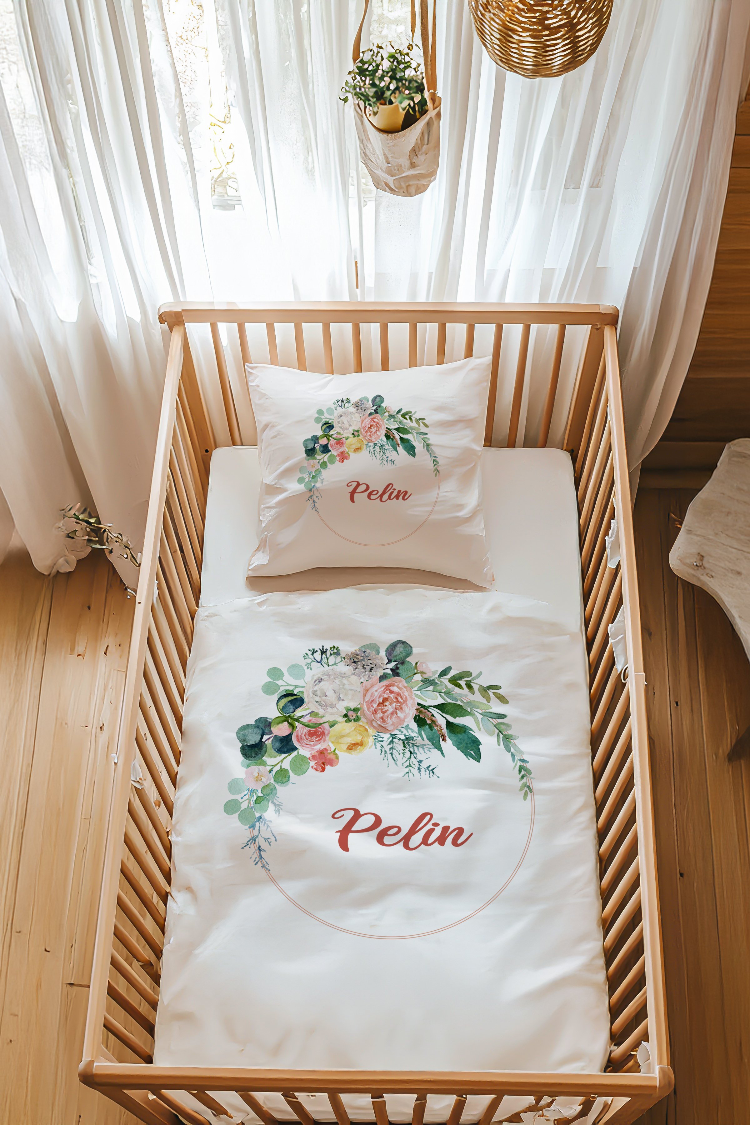 %100 Pamuk Saten İsme Özel Park Yatak Nevresim Takımı (70x120 cm) Çiçek Çemberi