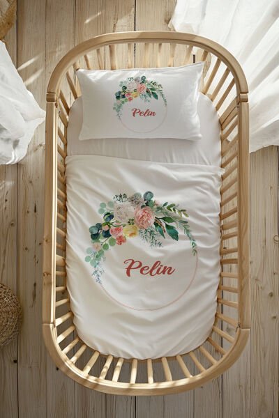 %100 Pamuk Saten İsme Özel Anne Yanı Beşik Nevresim Takımı (60x100 cm) Çiçek Çemberi