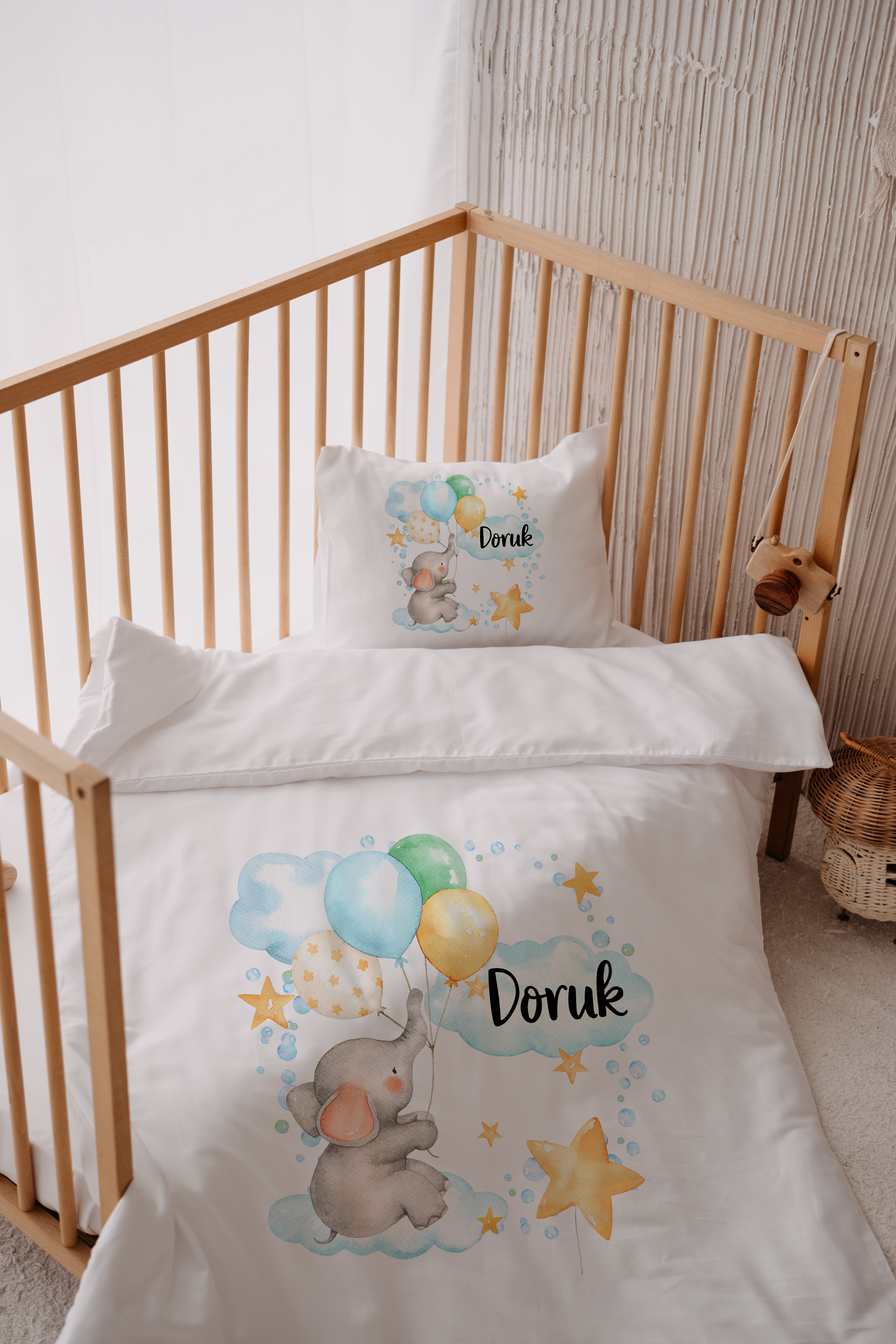 %100 Pamuk Saten İsme Özel Bebek Yatak Nevresim Takımı (100x150 cm) Fil ve Balonlar